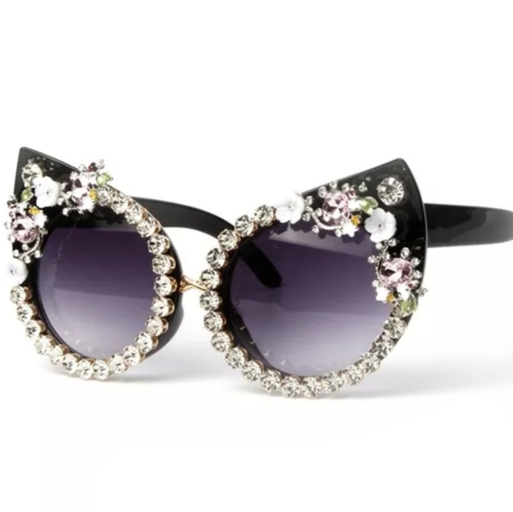 Clear😎 Crystal Cat Eye Encrusted Sunglasses Buy me now !!!